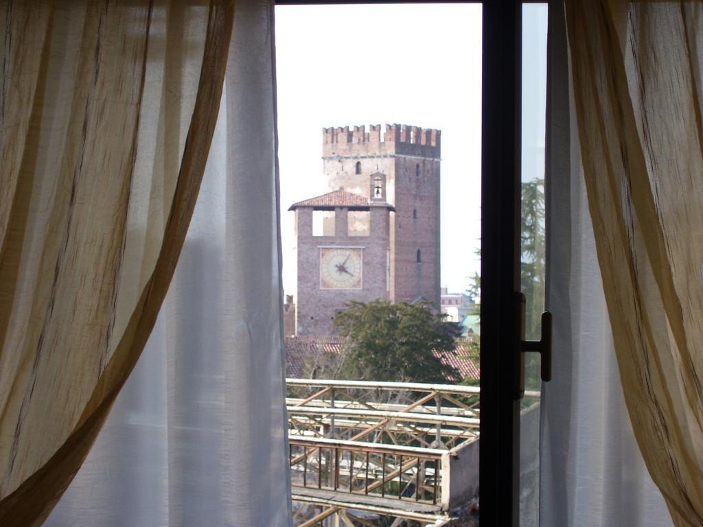 La Boheme Bed and Breakfast Βερόνα Δωμάτιο φωτογραφία