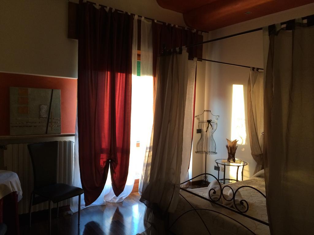 La Boheme Bed and Breakfast Βερόνα Δωμάτιο φωτογραφία
